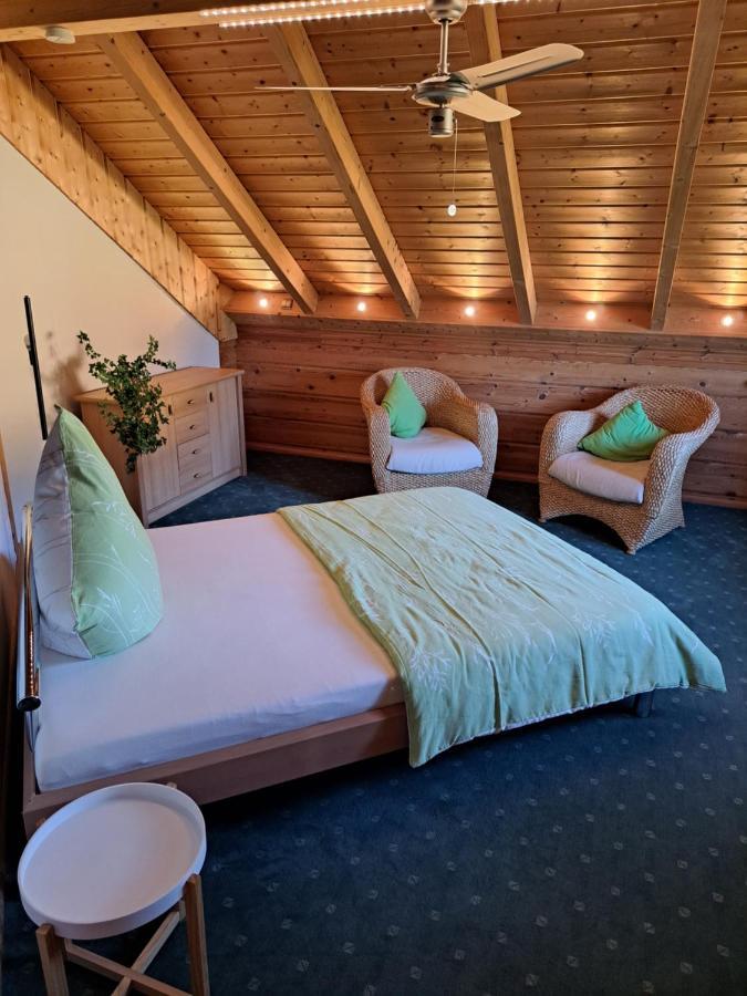 Steewer Landhaus Gemuetliche Ferienwohnung Bis 6 Pers In Ruhiger Ortsrandlage Stebach Buitenkant foto