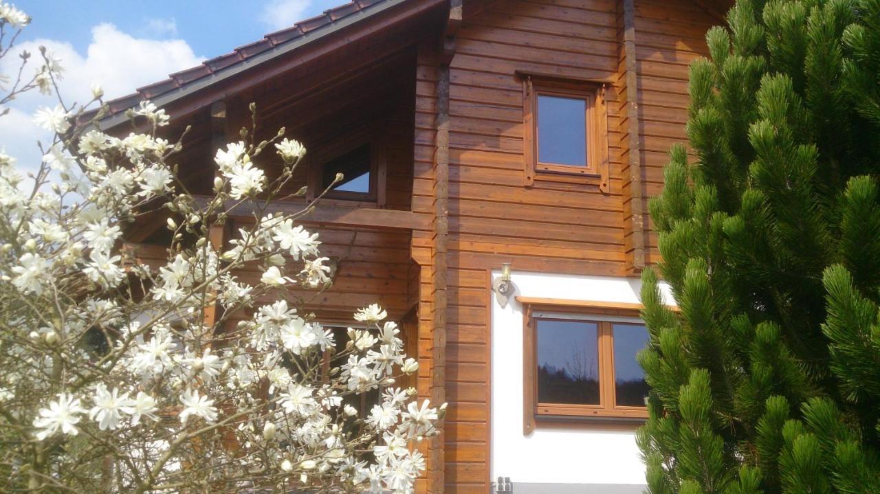 Steewer Landhaus Gemuetliche Ferienwohnung Bis 6 Pers In Ruhiger Ortsrandlage Stebach Buitenkant foto