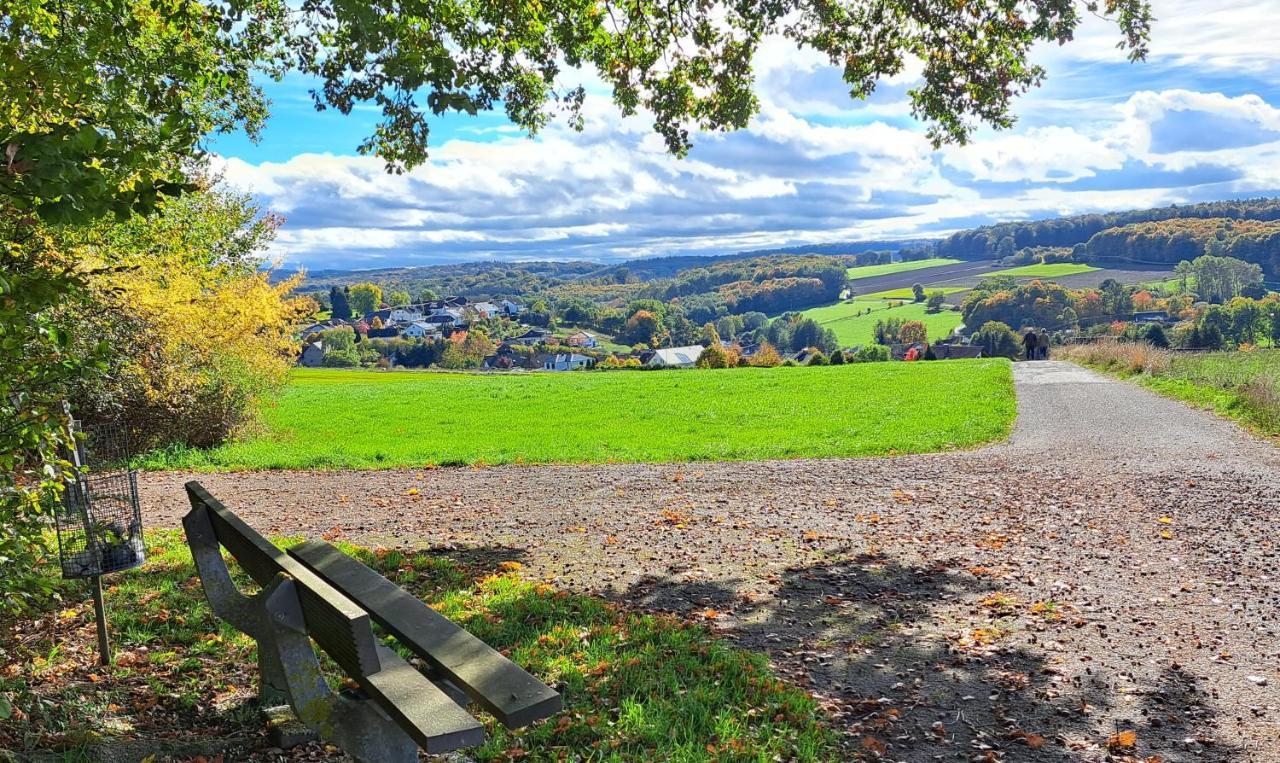 Steewer Landhaus Gemuetliche Ferienwohnung Bis 6 Pers In Ruhiger Ortsrandlage Stebach Buitenkant foto