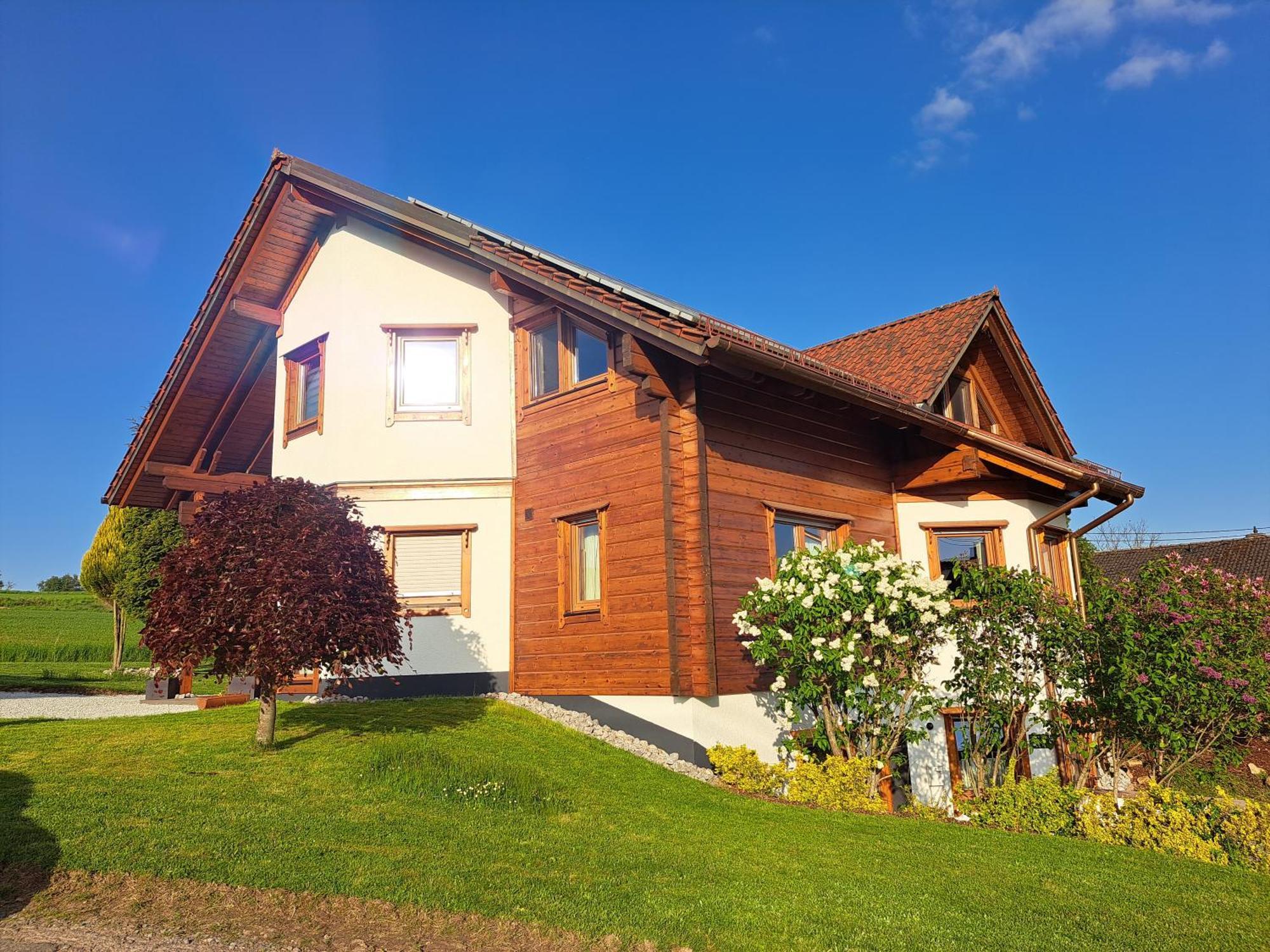 Steewer Landhaus Gemuetliche Ferienwohnung Bis 6 Pers In Ruhiger Ortsrandlage Stebach Buitenkant foto